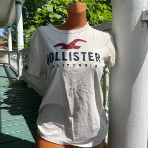 Hollister Women’s White Graphic Tee - Size XS